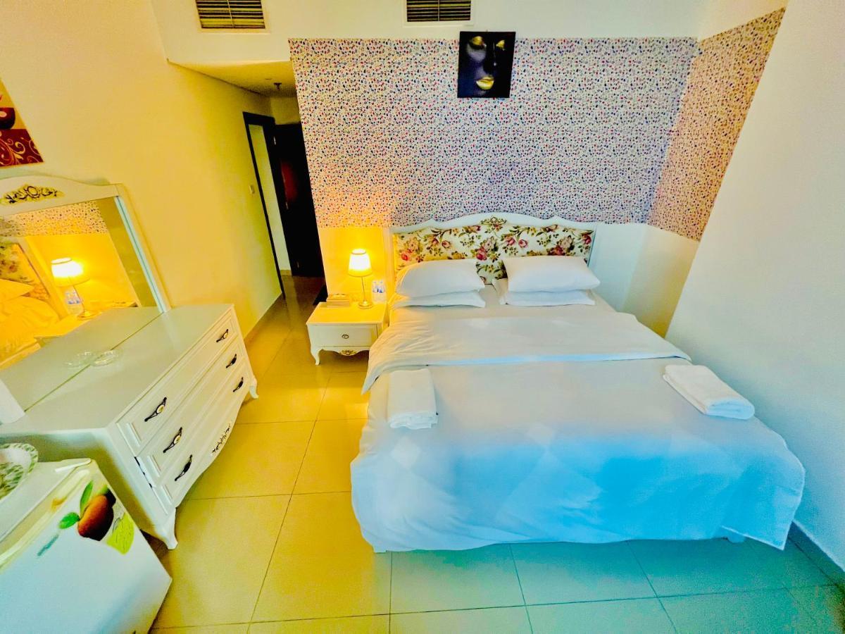 Private Room In 2Br Apartment Dubai Exterior foto